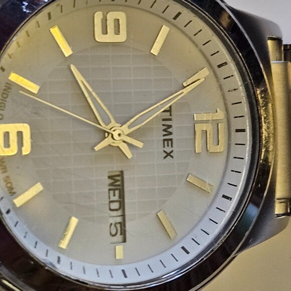 Timex Men’s Watch – Working Great + 2 Bracelets (Original & Replacement) - Picture 5 of 16